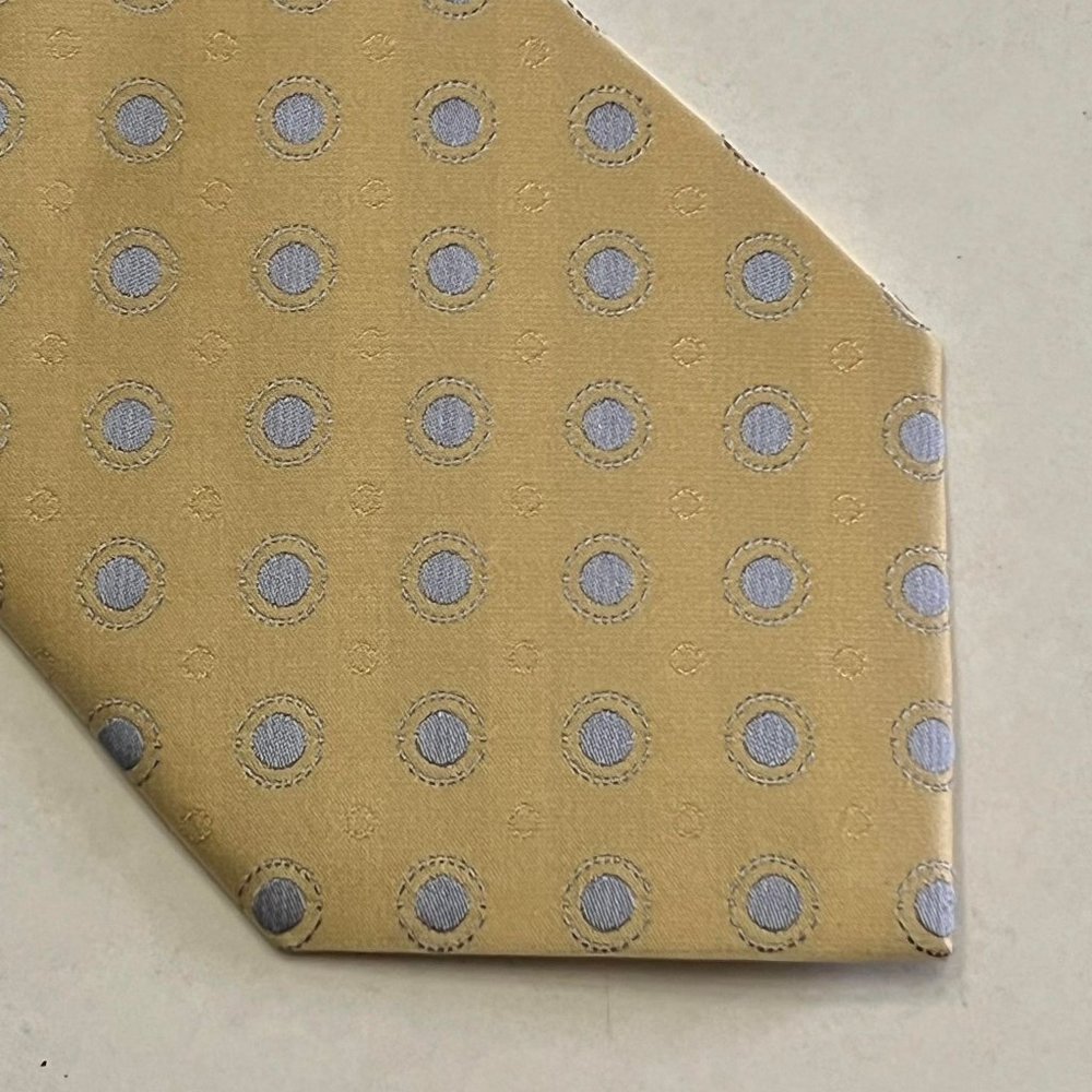 Ziggurat Silk Tie / Necktie Yellow Blue Polka Dots NWT
